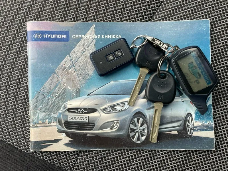🇰🇷 hyundai solaris 2011г🇰🇷 официал авто в идеальнейшем состоянии вложений не требует никаких от слова совсем не стучит и не гремит, двигатель бензиновый 1.6 работает ровно не троит не дымит пробег 171.000км, коробка механика щелкает идеально не выбивает и не закусывает, ходовая часть взбитая как мячик, салон чистый опрятный не прокуренный, магнитола aux-bt-usb, эл-зеркала, эл-стеклоподъемники, подогрев зеркал, подогрев сидений, кондиционер рабочий холодит заправлять ничего не нужно, сигнализация, комплект 2 ключа, сервисная книжка, готов на любые проверки с вашей стороны и за ваш счет!!! по документам автомобиль чист от а до я! все документы на руках и готовы к переоформлению в мрэо!!! продажа как по дкп так и полное сопровождение в мрэо до конца сделки!!! цена 785.000₽ торг реальному клиенту!!! +79496137219 иван осмотр г. донецк 📞 звоните: +7(949)6137219 - фотография - 8