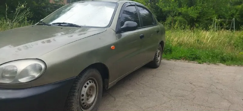 Daewoo сенс 1.3 2006 год базовая комплектация 237000 км пробега иллюзий не питать, есть чем заниматься резина зима метан вписан в техпаспорт (нужно сделать ревизию) постоянный учёт днр (связь с хозяином есть) цена 130 000 рублей +79493699296 макеевка (черёмушки) 📞 звоните: +7(949)3699296 - фотография - 2