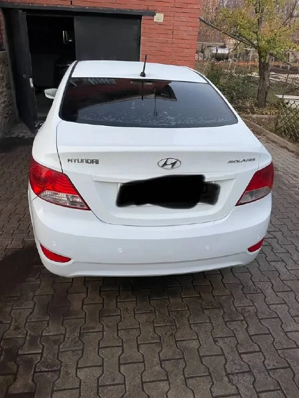 Hyundai solaris - 2011 +79495303468 павел осмотр горловка автомат 1.6 210 000 пробег мультируль, подогрев всех зеркал, передних сидений, 4 стеклоподъемника, сзади парктпоники, хорошая магнитола и музыка, все работает без проблем. есть моменты по лпк и трещина на лобовом стекле. 780 000 цена. новая зима резина 📞 звоните: +7(949)5303468 - фотография - 3