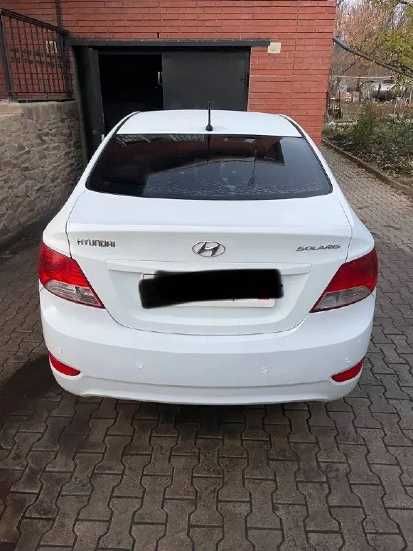 Hyundai solaris - 2011 +79495303468 павел осмотр горловка автомат 1.6 210 000 пробег мультируль, подогрев всех зеркал, передних сидений, 4 стеклоподъемника, сзади парктпоники, хорошая магнитола и музыка, все работает без проблем. есть моменты по лпк и трещина на лобовом стекле. 780 000 цена. новая зима резина 📞 звоните: +7(949)5303468 - фотография - 4