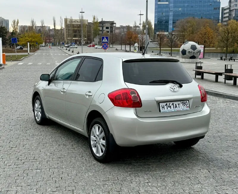Toyota auris год 2008 объем : 1.6 ⛽️ бензин лошадиных сил : 124 💪 коробка автомат 🔥🔥🔥 привод передний пробег : 174 тысяч километров 4-электро стекло подъемника бесключевой доступ заводиться с кнопки ( старт\стоп ) подогревы передних сидений электро регулировка зеркал центральным замок линзовая оптика подогрев заднего стекла и боковых зеркал коробка полностью обслужена на пробеге 170 тысяч км также замена свечей, всех жидкостей и фильтров. готова к любым проверкам на вашем сто юридически чистая / продажа с переоформлением в мрэо цена : 790.000 торг +79493784353 г. донецк - фотография - 4