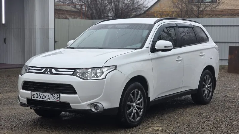 ✅продам mitsubishi outlander в идеальном состоянии ✅цена 1.320.000 рублей, торг у капота адекватным людям ✅год 2012 ✅родной пробег 200 тыс. км ✅двигатель 2.0 бензин ✅автоматическая коробка передач ✅полный привод ✅богатая комплектация: двух-зонный климат контроль, круиз контроль, мультируль, обогрев передних сидений, 4эсп, эл. рег. зеркал, бортовой компьютер, подключаемый полный привод, штатная мультимедия с камерой заднего вида ✅кузов в отличном состоиянии, в заводском окрасе ✅технически автомобиль в прекрасном состоянии любые проверки за вас счет ✅юридически чист, оформление в мрэо ✅осмотр в городе красный луч +79595673237 (whatsapp telegram) возможен обмен с вашей доплатой 📞 звоните: +7(959)5673237 - фотография - 2