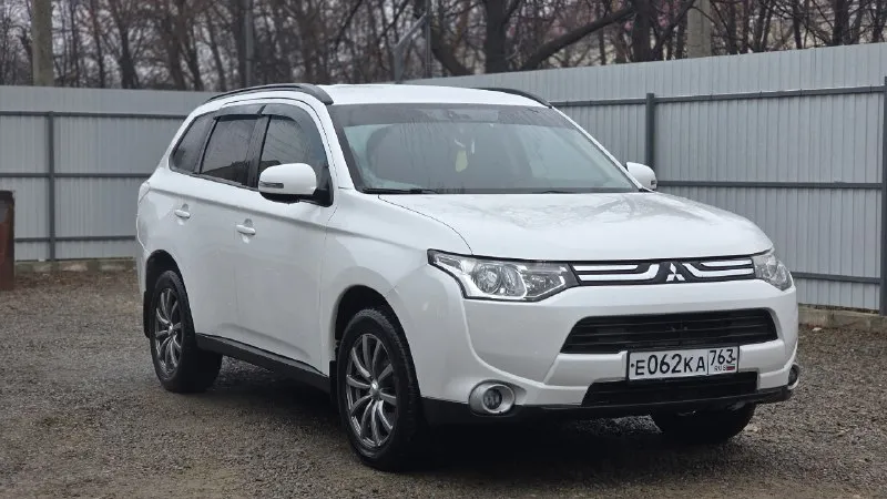 ✅продам mitsubishi outlander в идеальном состоянии ✅цена 1.320.000 рублей, торг у капота адекватным людям ✅год 2012 ✅родной пробег 200 тыс. км ✅двигатель 2.0 бензин ✅автоматическая коробка передач ✅полный привод ✅богатая комплектация: двух-зонный климат контроль, круиз контроль, мультируль, обогрев передних сидений, 4эсп, эл. рег. зеркал, бортовой компьютер, подключаемый полный привод, штатная мультимедия с камерой заднего вида ✅кузов в отличном состоиянии, в заводском окрасе ✅технически автомобиль в прекрасном состоянии любые проверки за вас счет ✅юридически чист, оформление в мрэо ✅осмотр в городе красный луч +79595673237 (whatsapp telegram) возможен обмен с вашей доплатой 📞 звоните: +7(959)5673237 - фотография - 3