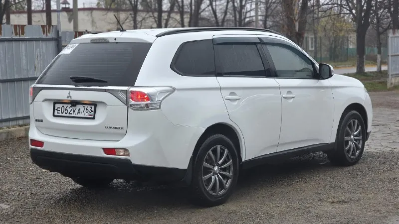 ✅продам mitsubishi outlander в идеальном состоянии ✅цена 1.320.000 рублей, торг у капота адекватным людям ✅год 2012 ✅родной пробег 200 тыс. км ✅двигатель 2.0 бензин ✅автоматическая коробка передач ✅полный привод ✅богатая комплектация: двух-зонный климат контроль, круиз контроль, мультируль, обогрев передних сидений, 4эсп, эл. рег. зеркал, бортовой компьютер, подключаемый полный привод, штатная мультимедия с камерой заднего вида ✅кузов в отличном состоиянии, в заводском окрасе ✅технически автомобиль в прекрасном состоянии любые проверки за вас счет ✅юридически чист, оформление в мрэо ✅осмотр в городе красный луч +79595673237 (whatsapp telegram) возможен обмен с вашей доплатой 📞 звоните: +7(959)5673237 - фотография - 6