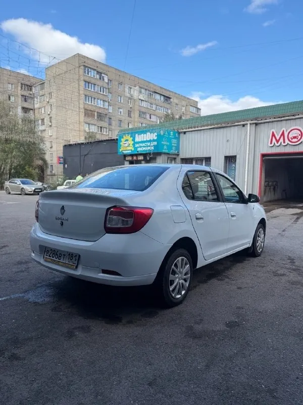 Добрый день. продам. renault логан renault logan ✅ 2021г. , последний рестайлинг. ✅ бензин 1,6 ✅ я владелец по птс. ✅ салон в отличном состоянии. ✅ автомобиль очень экономичный и динамичный, как в городе, так и на трассе. ✅ трасса 5,3 л/100км, город 6,7 л/100км ✅ кондиционер. ✅ подогрев сидений ✅ мультимедиа с блютус. ✅ управления на руле. ✅ автомобиль по технике, кузову, документам без проблем. алчевск. 🔥 680000₽ +79591087589 телеграмм. вотсап. по вопросам писать 👤 📞 звоните: +7(959)1087589 - фотография - 6