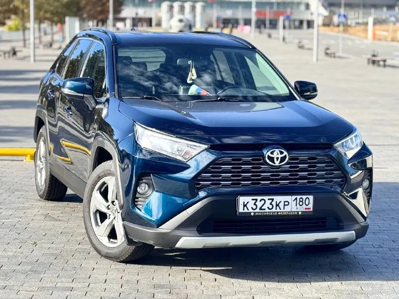 Toyota 🦅rav4 2020 года выпуска, бензиновый двигатель 2.0 (150 л. с.), автоматическая коробка передач... - фотография