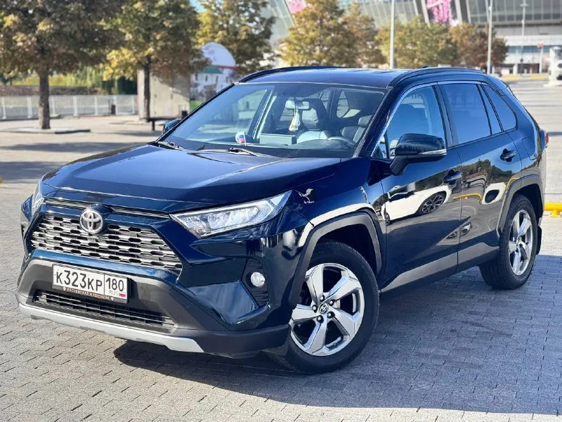 Toyota 🦅rav4 2020 года выпуска, бензиновый двигатель 2.0 (150 л. с.), автоматическая коробка передач, полный привод ! автомобиль в отличном техническом состоянии, не требует вложений. просторный салон, высокий клиренс, надежный атмосферный мотор и современный дизайн делают эту модель идеальным выбором для города и загородных поездок. автомобиль в родном окрасе!!! цена 2.850.000🍋👍🏻🔥 возможен обмен с вашей доплатой +79495095858 +79895435743 телеграм ватсап 📲 tg: николай н а 📞 звоните: +7(949)5095858 - фотография - 2