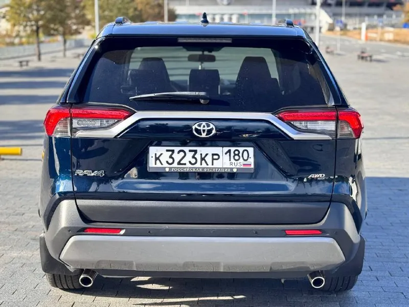 Toyota 🦅rav4 2020 года выпуска, бензиновый двигатель 2.0 (150 л. с.), автоматическая коробка передач, полный привод ! автомобиль в отличном техническом состоянии, не требует вложений. просторный салон, высокий клиренс, надежный атмосферный мотор и современный дизайн делают эту модель идеальным выбором для города и загородных поездок. автомобиль в родном окрасе!!! цена 2.850.000🍋👍🏻🔥 возможен обмен с вашей доплатой +79495095858 +79895435743 телеграм ватсап 📲 tg: николай н а 📞 звоните: +7(949)5095858 - фотография - 6