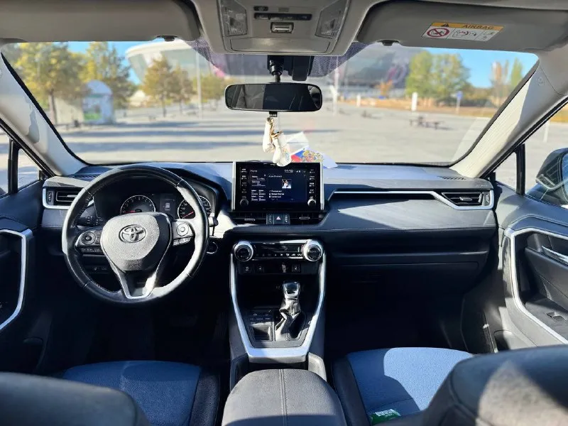 Toyota 🦅rav4 2020 года выпуска, бензиновый двигатель 2.0 (150 л. с.), автоматическая коробка передач, полный привод ! автомобиль в отличном техническом состоянии, не требует вложений. просторный салон, высокий клиренс, надежный атмосферный мотор и современный дизайн делают эту модель идеальным выбором для города и загородных поездок. автомобиль в родном окрасе!!! цена 2.850.000🍋👍🏻🔥 возможен обмен с вашей доплатой +79495095858 +79895435743 телеграм ватсап 📲 tg: николай н а 📞 звоните: +7(949)5095858 - фотография - 9