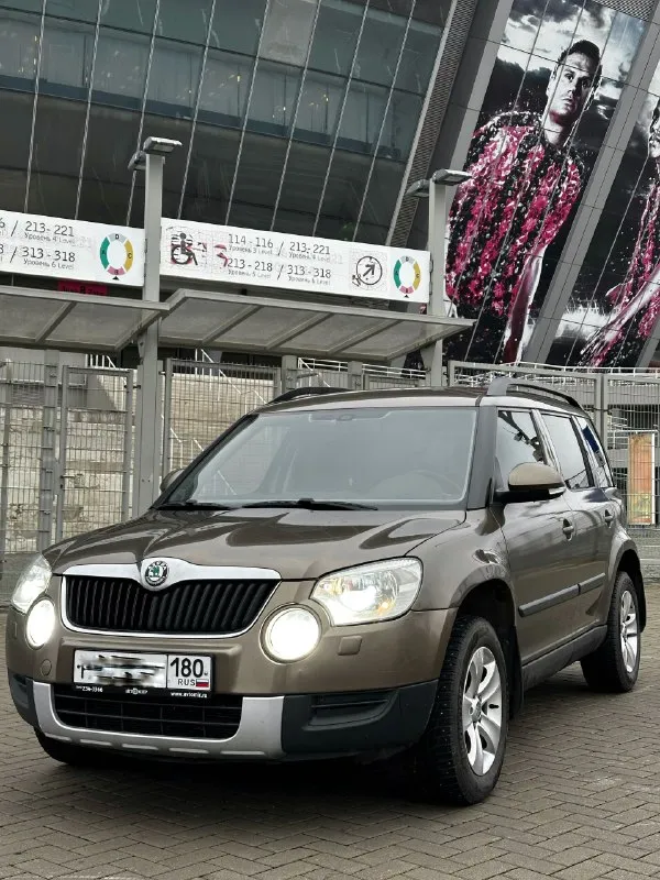 Skoda йети 2011 г. в. 1.8 турбо (автомат), полный привод. пробег 209.000 км датчики света, дождя, по... - фотография