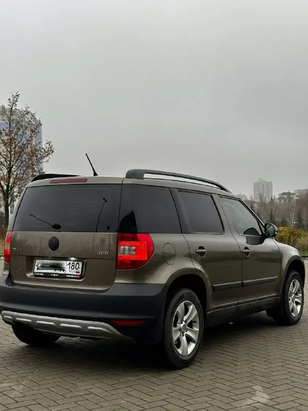 Skoda йети 2011 г. в. 1.8 турбо (автомат), полный привод. пробег 209.000 км датчики света, дождя, помощь при спуске. лэд оптика. на зимней резине шип. автомобиль без дтп, автотека зеленая. я второй владелец по машине много чего сделано, все расскажу покажу, владею давно цена 1.130.000₽ торг телефон: +79495801528, +79809130665 📞 звоните: +7(949)5801528 - фотография - 3