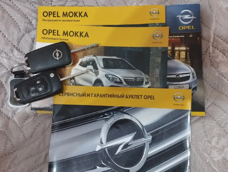 Продается опель мокка 2012 год, собственник. 155000 км.1.4 турбо 4wd мт (140 лс) полный привод внедорожник. надежная 6 ст механика. линзованная би- ксеноновая саморегулирующая оптика. двух- зонный климат контроль. круиз - контроль. подогрев: руля, сидений, зеркал, переднего и заднего стёкол. система курсовой стабилизации. абс, антизанос, гур, эл. стклоподьемники всех дверей, громкая связь. датчики. парковки, света, дождя.2 ключа, сервисные книжки. заводской окрас 💯%. цена 1млн.200 тысяч рублей, или обмен на шевроле ниву. +7(949) 569 35 05 снежное 📞 звоните: +7(949)5693505 - фотография - 9