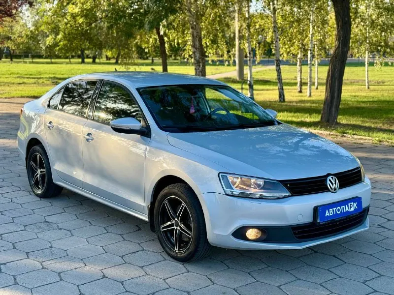 🇩🇪 Volkswagen jetta

💰Цена: 930 000р.
🏢Город: мариуполь
📅Год выпуска: 2013
🧾Пробег: 216 300 км.
⚙️Двигатель: 1.4 122 л. С.
⛽Топливо: бензин
⚙️Кпп: автомат

📞 Телефон:

+7-949-727-41-51
+7-949-551-91-52
+7-989-263-55-56

💾 Описание:оцинкованный кузов.
✅ Оригинальный пробег.
✅ Техническая часть на 5+

✅ Проведено то, заменено масло kixx 5w40 pao, фильтра, свечи, тормозные колодки, щетки дворников.

Двигатель едет шикарно, без расхода масла. Акпп обслужена, работает идеально. Ходовая без посторонних звуков, мягкая.

❄️ Двухзонный климат-контроль (холодит шикарно), подогрев сидений (3 режима), датчик света, датчик дождя, омыватель фар, усилитель руля, abs, 6 подушек безопасности, полный электропакет, два ключа.

Улица шевченко 2️⃣6️⃣9️⃣

🏦 Возможна продажа в кредит по двум документам. - фотография - 1