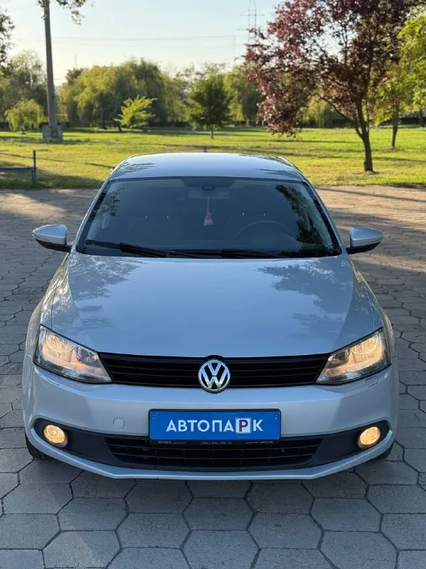 🇩🇪 Volkswagen jetta

💰Цена: 930 000р.
🏢Город: мариуполь
📅Год выпуска: 2013
🧾Пробег: 216 300 км.
⚙️Двигатель: 1.4 122 л. С.
⛽Топливо: бензин
⚙️Кпп: автомат

📞 Телефон:

+7-949-727-41-51
+7-949-551-91-52
+7-989-263-55-56

💾 Описание:оцинкованный кузов.
✅ Оригинальный пробег.
✅ Техническая часть на 5+

✅ Проведено то, заменено масло kixx 5w40 pao, фильтра, свечи, тормозные колодки, щетки дворников.

Двигатель едет шикарно, без расхода масла. Акпп обслужена, работает идеально. Ходовая без посторонних звуков, мягкая.

❄️ Двухзонный климат-контроль (холодит шикарно), подогрев сидений (3 режима), датчик света, датчик дождя, омыватель фар, усилитель руля, abs, 6 подушек безопасности, полный электропакет, два ключа.

Улица шевченко 2️⃣6️⃣9️⃣

🏦 Возможна продажа в кредит по двум документам. - фотография - 2