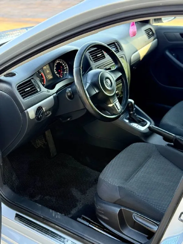 🇩🇪 Volkswagen jetta

💰Цена: 930 000р.
🏢Город: мариуполь
📅Год выпуска: 2013
🧾Пробег: 216 300 км.
⚙️Двигатель: 1.4 122 л. С.
⛽Топливо: бензин
⚙️Кпп: автомат

📞 Телефон:

+7-949-727-41-51
+7-949-551-91-52
+7-989-263-55-56

💾 Описание:оцинкованный кузов.
✅ Оригинальный пробег.
✅ Техническая часть на 5+

✅ Проведено то, заменено масло kixx 5w40 pao, фильтра, свечи, тормозные колодки, щетки дворников.

Двигатель едет шикарно, без расхода масла. Акпп обслужена, работает идеально. Ходовая без посторонних звуков, мягкая.

❄️ Двухзонный климат-контроль (холодит шикарно), подогрев сидений (3 режима), датчик света, датчик дождя, омыватель фар, усилитель руля, abs, 6 подушек безопасности, полный электропакет, два ключа.

Улица шевченко 2️⃣6️⃣9️⃣

🏦 Возможна продажа в кредит по двум документам. - фотография - 7