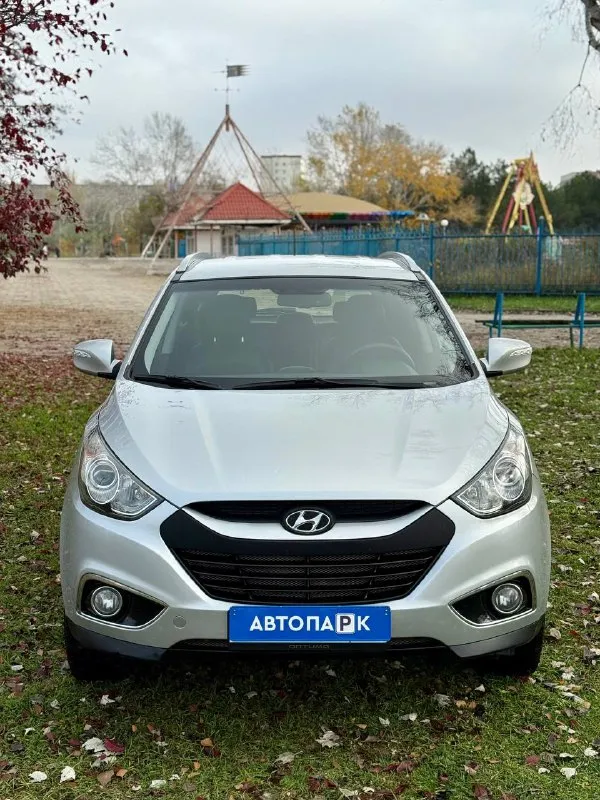 🇰🇵 hyundai ix35 💰цена: 1 240 000р 🏢город: мариуполь 📅год выпуска: 2011 🗒️пробег: 176 683 км. ⚙️двигатель: 2.0 ⛽топливо: бензин ⚙️кпп: автомат 📞 телефон: +7-949-727-41-51 +7-949-551-91-52 +7-989-263-55-56 💾 описание: ✅ отличное состояние, кузов без коррозии, преимущественно в заводской краске. ✅ техническая часть на 5+ ✅ максимальная комплектация: климатконтроль, подогрев всех сидений, магнитола с bluetooth, бортовой компьютер, мультируль, полный электропакет, птф, abs. 🏦 возможна продажа в кредит по двум документам. улица шевченко 269 - фотография - 2