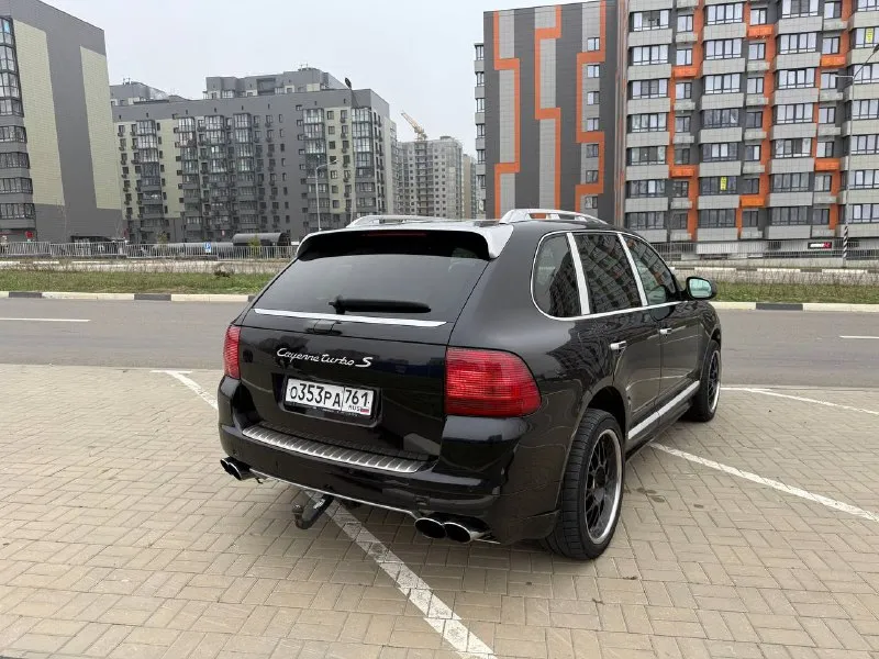 Porsche cayenne turbo s конец 2006 года пробег оригинальный 147000км мотор в идеальном состоянии (делали эндоскопию в октябре) по факту 3 хозяина по кузову почти весь в родной краске. резина свежая 8-988-999-39-25 михаил - фотография - 3