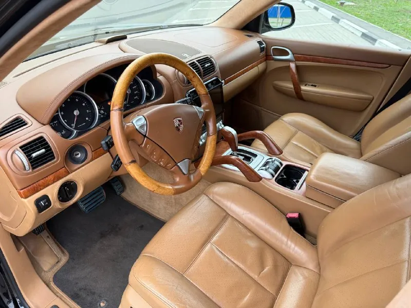 Porsche cayenne turbo s конец 2006 года пробег оригинальный 147000км мотор в идеальном состоянии (делали эндоскопию в октябре) по факту 3 хозяина по кузову почти весь в родной краске. резина свежая 8-988-999-39-25 михаил - фотография - 5