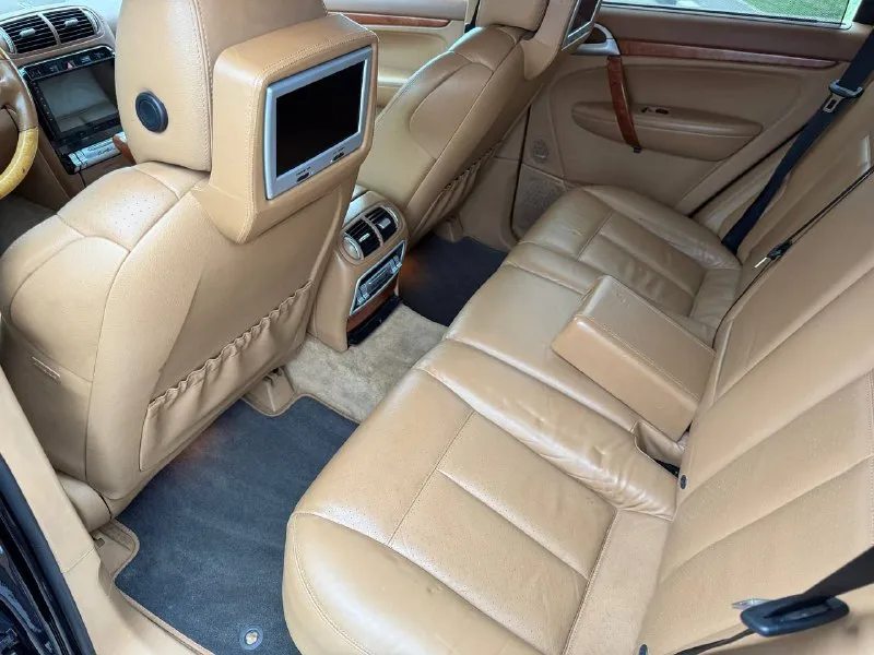 Porsche cayenne turbo s конец 2006 года пробег оригинальный 147000км мотор в идеальном состоянии (делали эндоскопию в октябре) по факту 3 хозяина по кузову почти весь в родной краске. резина свежая 8-988-999-39-25 михаил - фотография - 8