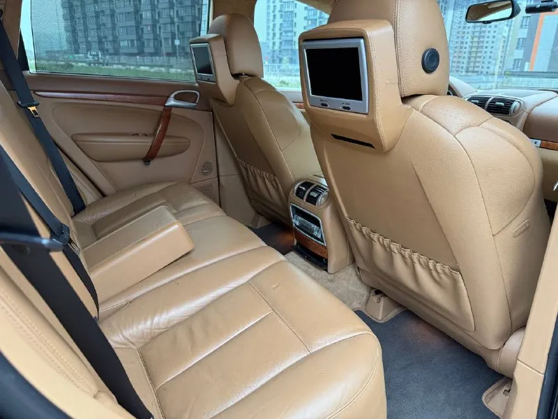 Porsche cayenne turbo s конец 2006 года пробег оригинальный 147000км мотор в идеальном состоянии (делали эндоскопию в октябре) по факту 3 хозяина по кузову почти весь в родной краске. резина свежая 8-988-999-39-25 михаил - фотография - 9