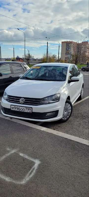 Продам volkswagen polo 2016г механическая кпп, 1.6, 160 000 пробега. мультимедиа, подогрев лобового... - фотография