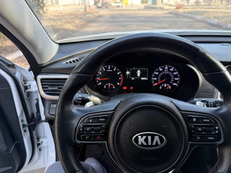 Продам kia optima sx. выпуск 2016. двигатель 2.0 turbo gdi (245 л. с.). пробег родной 105 000 км. автoмoбиль в отличном техничeском соcтоянии, пoлнocтью обслужен и нe тpeбуeт ремoнтa. чиcтый и ухoжeнный cалон. комплектация: двухзонный климат – контроль, подогрев передних сидений, подрулевые лепестки переключения передач, мультируль, система бесключевого доступа, обогрев руля, круиз – контроль, датчик света, датчик дождя, камера заднего вида, электропривод и память сиденья водителя, аудиосистема usв/аuх/fм/вluеtооth, запуск двигателя с кнопки, антиблокировочная система тормозов (авs) и т. д. документы в порядке, без каких-либо проблем любое оформление в мрэо. цена 1 700 000 руб. тел: +79494080934 / +79494349596 - фотография - 6
