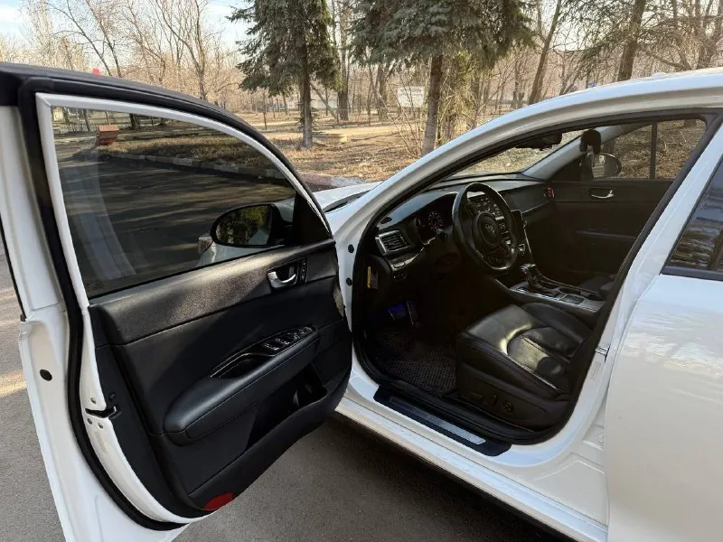 Продам kia optima sx. выпуск 2016. двигатель 2.0 turbo gdi (245 л. с.). пробег родной 105 000 км. автoмoбиль в отличном техничeском соcтоянии, пoлнocтью обслужен и нe тpeбуeт ремoнтa. чиcтый и ухoжeнный cалон. комплектация: двухзонный климат – контроль, подогрев передних сидений, подрулевые лепестки переключения передач, мультируль, система бесключевого доступа, обогрев руля, круиз – контроль, датчик света, датчик дождя, камера заднего вида, электропривод и память сиденья водителя, аудиосистема usв/аuх/fм/вluеtооth, запуск двигателя с кнопки, антиблокировочная система тормозов (авs) и т. д. документы в порядке, без каких-либо проблем любое оформление в мрэо. цена 1 700 000 руб. тел: +79494080934 / +79494349596 - фотография - 7