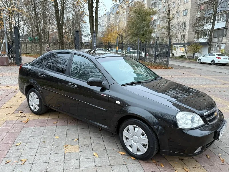 Автомобиль chevrolet lacetti седан год 2008 пробег 168 тысяч обьем 1.6 коробка автомат. цена 595 тыс. руб контакты 89614045884 звонки и писать можно на телеграмм и вотсапп. продаю chevrolet лачетти в отличном состояние без дтп в родном окрасе кроме ( двух элементов, вторичный окрас ) пробег родной подтверждается автотекой. двигатель работает отлично масло не жрет, коробка без пинков без толчков переключает все скорости плавно. 📞 звоните: +7(961)4045884 - фотография - 6