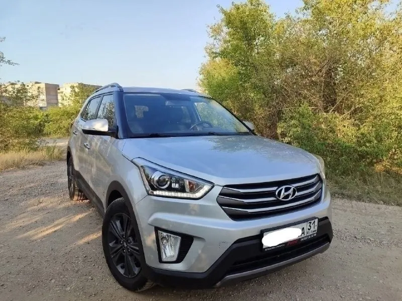 Продается hyundai creta 2017 г. в. ⚙️ - двигатель 2.0 (масло не расходует) - (работает четко, без пинков, пробуксовок) - полный привод 🛞 - бесключевой доступ, кнопка start/stop - климат-контроль - обогрев: передних и задних сидений, руля, лобового стекла - дхо, автосвет, адаптивный свет, линзованная оптика - кожаный салон - сигнализация с автозапуском - датчики давления в шинах - парктроники - задняя камера - система помощи при спуске ✅состояние автомобиля: - без дтп, без подкрасов - полное то, полностью обслужена - чистый, аккуратный, кожаный салон, все работает все включается. ‼️смотреть в г. алчевск ‼️ 💰цена 1.800т. р 📞+79590108078 📞 звоните: +7(959)0108078 - фотография - 1