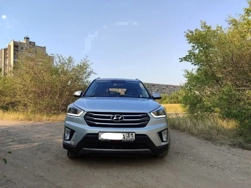 Продается hyundai creta 2017 г. в. ⚙️ - двигатель 2.0 (масло не расходует) - (работает четко, без пинков, пробуксовок) - полный привод 🛞 - бесключевой доступ, кнопка start/stop - климат-контроль - обогрев: передних и задних сидений, руля, лобового стекла - дхо, автосвет, адаптивный свет, линзованная оптика - кожаный салон - сигнализация с автозапуском - датчики давления в шинах - парктроники - задняя камера - система помощи при спуске ✅состояние автомобиля: - без дтп, без подкрасов - полное то, полностью обслужена - чистый, аккуратный, кожаный салон, все работает все включается. ‼️смотреть в г. алчевск ‼️ 💰цена 1.800т. р 📞+79590108078 📞 звоните: +7(959)0108078 - фотография - 5