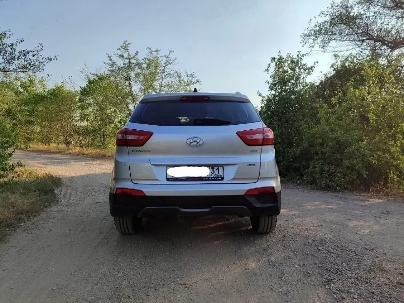 Продается hyundai creta 2017 г. в. ⚙️ - двигатель 2.0 (масло не расходует) - (работает четко, без пинков, пробуксовок) - полный привод 🛞 - бесключевой доступ, кнопка start/stop - климат-контроль - обогрев: передних и задних сидений, руля, лобового стекла - дхо, автосвет, адаптивный свет, линзованная оптика - кожаный салон - сигнализация с автозапуском - датчики давления в шинах - парктроники - задняя камера - система помощи при спуске ✅состояние автомобиля: - без дтп, без подкрасов - полное то, полностью обслужена - чистый, аккуратный, кожаный салон, все работает все включается. ‼️смотреть в г. алчевск ‼️ 💰цена 1.800т. р 📞+79590108078 📞 звоните: +7(959)0108078 - фотография - 8