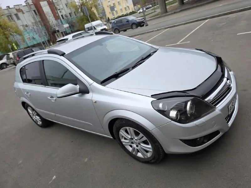 В продаже opel astra h 2008 года выпуска 1.6л - бензин - 5 ступеней кузов - хэтчбек 5 дверей автомобиль полностью в родном окрасе, в дтп не участвовал. полностью обслужен, кузов, мотор, коробка, ходовая, салон в идеальном состоянии документы в порядке, любой вид переоформления. два комлекта резины сборка германия цена: 720 000₽ +79591008180 +79591906101 📞 звоните: +7(959)1008180 - фотография - 4