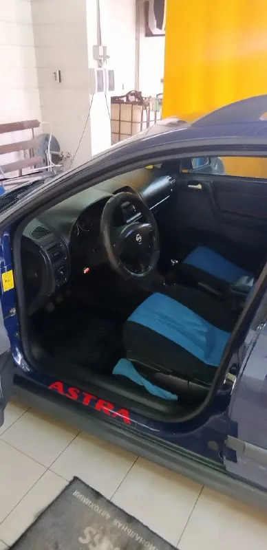Продам opel астра g. 2.0 dti. 2004 г. в. хорошее состояние. владею авто 5 лет. сигнализация. парктроник. гнили и ржавчины нет. авто уже на зимней резине. цена 400000 тр. торг +79493499857. связь плохая. тг и макс на этом номере 📞 звоните: +7(949)3499857 - фотография - 4