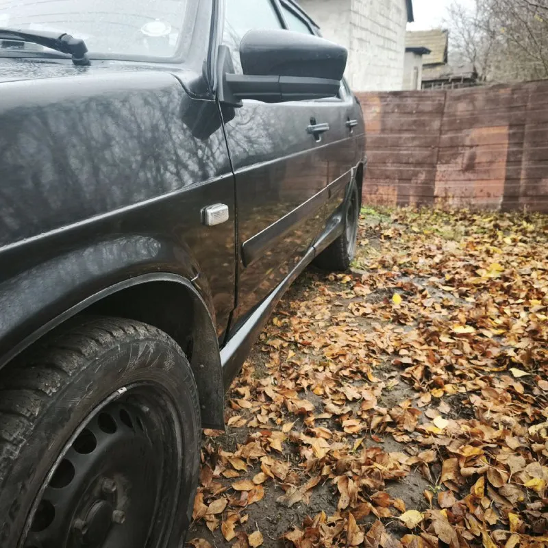 Добрый день, продаю ваз 2115 2010 года. пробег 109,608 тыс/км. бензин. резина "зима" r15, состояние хорошее. салон ухоженный. эксплуатация авто ежедневная. имеются рыжики не критично, и нужна замена ручек дверей. ухоженный автомобиль. недавно была произведена замена сцепления, замена масел в (кпп и двс), радиатора системы охлаждения, гтц с тормозной жидкостью, система выхлопа от паука до крайней банки 51 мм + паук subaru sound, свечей зажигания и выс. проводов, ремней грм и генератора и ролика, водяной помпы. имеется музыка. зеркала "гранта". оптика led. реальным покупателям бонус новая защита картера. цена: 180 тыс. руб. (без торга) +79493126387 - фотография - 3