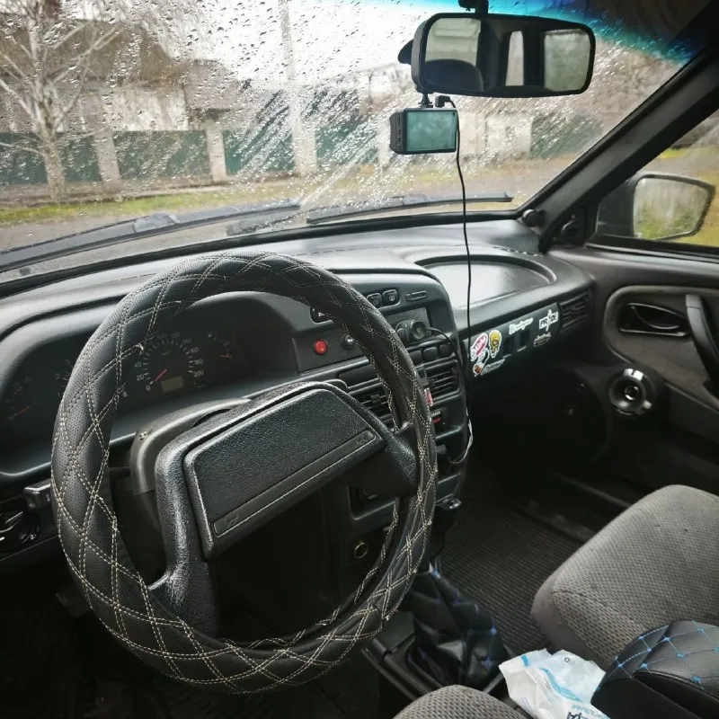 Добрый день, продаю ваз 2115 2010 года. пробег 109,608 тыс/км. бензин. резина "зима" r15, состояние хорошее. салон ухоженный. эксплуатация авто ежедневная. имеются рыжики не критично, и нужна замена ручек дверей. ухоженный автомобиль. недавно была произведена замена сцепления, замена масел в (кпп и двс), радиатора системы охлаждения, гтц с тормозной жидкостью, система выхлопа от паука до крайней банки 51 мм + паук subaru sound, свечей зажигания и выс. проводов, ремней грм и генератора и ролика, водяной помпы. имеется музыка. зеркала "гранта". оптика led. реальным покупателям бонус новая защита картера. цена: 180 тыс. руб. (без торга) +79493126387 - фотография - 8