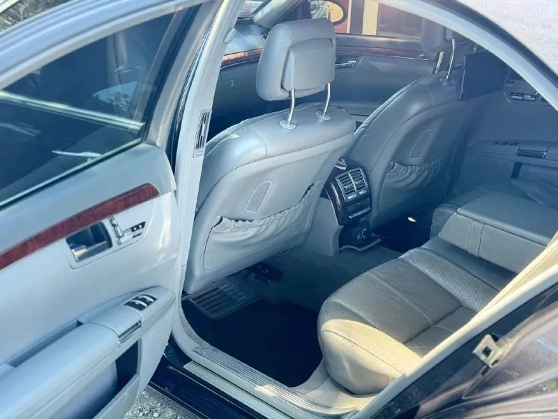 Продам mercedes benz s- класс 221 long 5.5 сделаный под maybach. машина полностью в идеальном состоянии, обслуженная. машина очень комфортная и резвая. есть массаж сидений доводчики дверей, вентиляция и подогрев всех сидений. авто на уникальных кованых дисках. автомобиль прошит сейчас 400+ л. с. полностью обновленная оптика, с би лед линзами. по документам кристально чисто. цена: 2🍋 все вопросы по телефону или в лс +79592144444 📞 звоните: +7(959)2144444 - фотография - 10