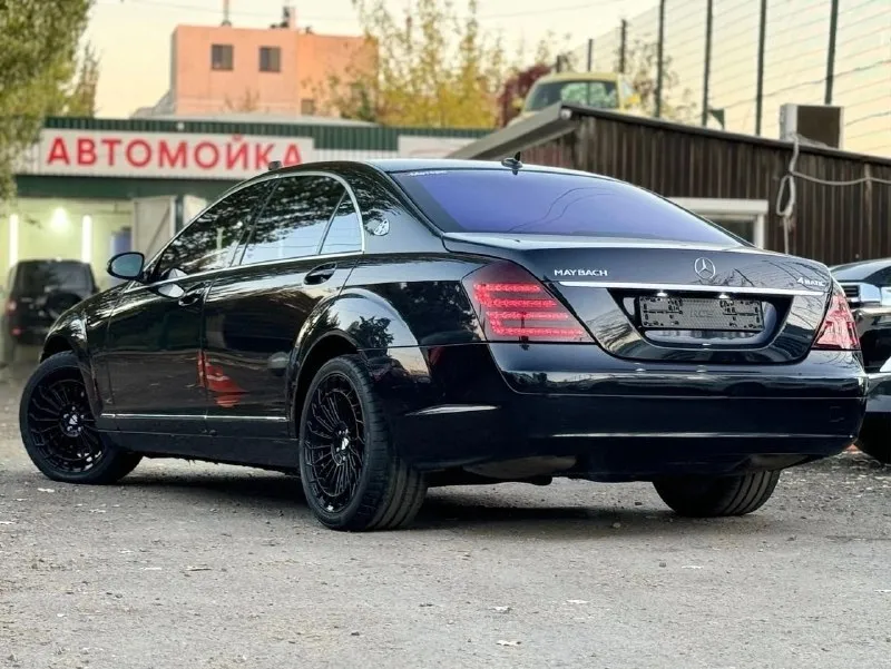 Продам mercedes benz s- класс 221 long 5.5 сделаный под maybach. машина полностью в идеальном состоянии, обслуженная. машина очень комфортная и резвая. есть массаж сидений доводчики дверей, вентиляция и подогрев всех сидений. авто на уникальных кованых дисках. автомобиль прошит сейчас 400+ л. с. полностью обновленная оптика, с би лед линзами. по документам кристально чисто. цена: 2🍋 все вопросы по телефону или в лс +79592144444 📞 звоните: +7(959)2144444 - фотография - 6
