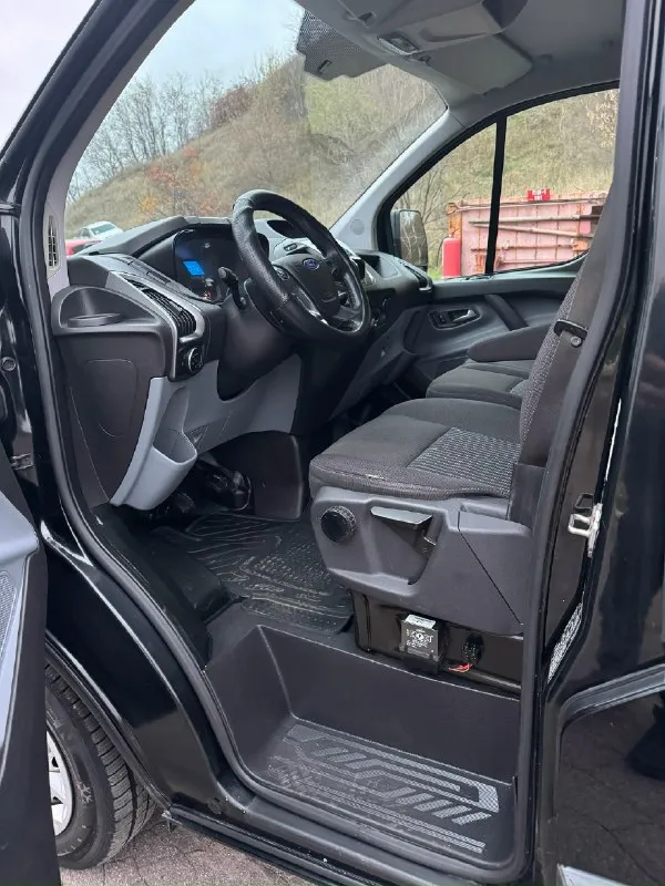 Продам ford транзит(кастом)2013 года выпуска! объём двигателя 2.2 130л. с состояние хорошее, полностью обслужен, на данный момент вложений не требует, абсолютно никаких!я собственник автомобиля, был пригнан с грузии в 2021году с минимальными повреждениями, крашен только капот, все стёкла родные, два ключа, сервисные книжки!два комплекта шин с дисками, резина летняя новая, диски тоже новые в коробке!если нужен обзор фургона, сброшу в личку! грузовой фургон, категория «в» пробег 198.000км wf0yxxttgydu63692 цена 2.250.000₽ телефон для связи +79493538377 📞 звоните: +7(949)3538377 - фотография - 5