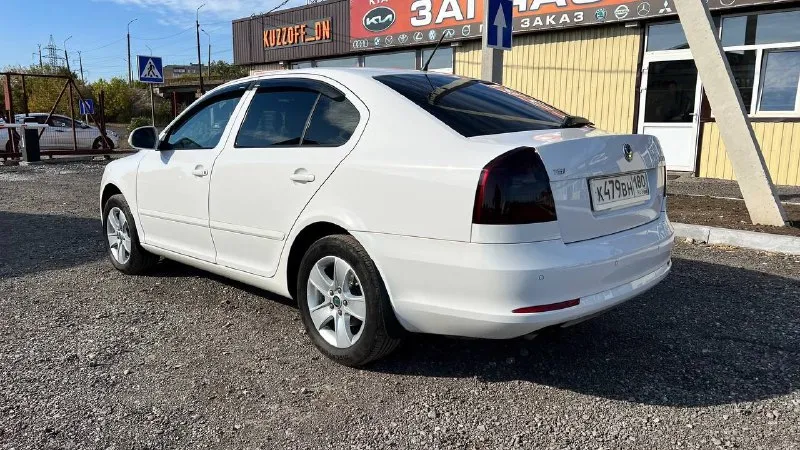 Skoda octavia a 5 2012 года выпуска без единого подкраса, без дтп! 1,8 tsi ( без масложора) коробка автомат (aisin). установлено дополнительное охлаждение ! пробег 146 тысяч км оригинал !!! птс оригинал ( 3 хозяина ) 2 ключа, 2 комплекта колёс на дисках! 2 ключа ! датчик света, дождя, круиз, мультируль, музыка bolero! установлена дорогая сигнализация с gsm модулем, автозапуск! замена масла каждые 5 тыс км лью только bardahl! последнее то ( полная замена масла в коробке, масло двс, все фильтра в круг, опорные подшипники, свечи, антифриз). повторюсь машина полностью обслужена и не требует никаких вложений !!! осмотр г. макеевка цена 1 млн 500 тысяч +7949-322-97-79 p. s. кому дорого, не тратьте ни свое ни мое время !!! 📞 звоните: +7(949)3229779 - фотография - 6