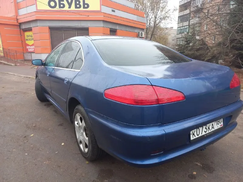 Продам peugeot 607.автомобиль в максимальной комплектации!2001год выпуска,2.2hdi, полный эл. пакет, титановые диски r17,на хорошей резине!авто хозяйский, так что отвечу на любые вопросы!цена 320000,хороший торг! енакиево 79493547087 📞 звоните: +7(949)3547087 - фотография - 6