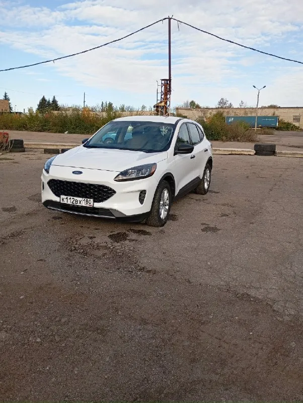 Продам ford эскейп 2019г 1.5(180л. с) автомат, полный привод пробег 140000тыс цена 1 700тыс, торг +7... - фотография