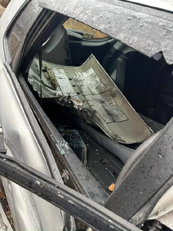 Продам hyundai туксон 2008 год, после дтп мотор 2 литра газ/бензин, коробка автомат, мотор и коробка не пострадали едет своим ходом, под запчасти или восстановление. цена 200.000р торг донецк +79493186443 📞 звоните: +7(949)3186443 - фотография - 1