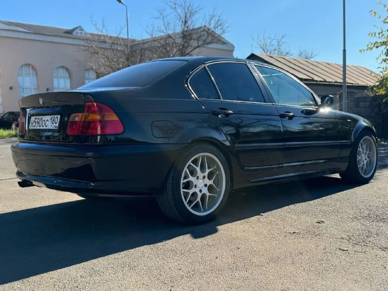 В продаже легендарная bmw e46 325. 2.5 бензин 2005 г. в., 215.000 км кузов в хорошем состоянии ржавчины, а тем более гниль отсутствует. двигатель без нареканий, используя motul оригинал без доливания, не дымит, не троит. акпп также без нареканий, переключает четко. функции предусмотренные в автомобиле работают - климат, люк, адаптивный ксенон и прочее. в целом в автомобиль вложено больше средств, чем сумма за которую он сейчас продается. диски r18 на хорошей летней резине. по желанию можно по мелочам глянуть спереди ходовую, незначительно иногда по неровностям что-то брякает. честная и открытая продажа, авто в очень достойном состоянии. обмен, ваши цены, помощники в продаже не интересуют. 770.000₽ - торг незначительный +79498477010 - фотография - 5
