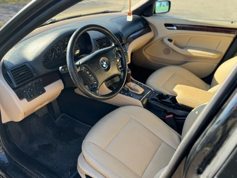 В продаже легендарная bmw e46 325. 2.5 бензин 2005 г. в., 215.000 км кузов в хорошем состоянии ржавчины, а тем более гниль отсутствует. двигатель без нареканий, используя motul оригинал без доливания, не дымит, не троит. акпп также без нареканий, переключает четко. функции предусмотренные в автомобиле работают - климат, люк, адаптивный ксенон и прочее. в целом в автомобиль вложено больше средств, чем сумма за которую он сейчас продается. диски r18 на хорошей летней резине. по желанию можно по мелочам глянуть спереди ходовую, незначительно иногда по неровностям что-то брякает. честная и открытая продажа, авто в очень достойном состоянии. обмен, ваши цены, помощники в продаже не интересуют. 770.000₽ - торг незначительный +79498477010 - фотография - 6