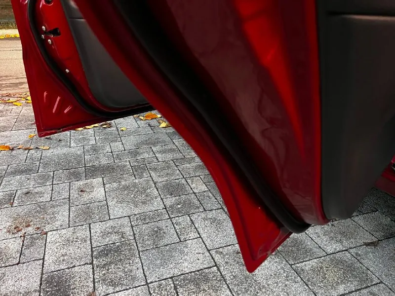 Продам шевроле ланос в отличном состоянии! семейное хорошое авто без каких либо вложений 2008 год выпуска. в техническом плане всё обслужено, двигатель 1.5л. не троит и не стучит и масло не расходует. ходовая часть без стуков. коробка включается мягко, не хрустит, не выбивает. по кузову днище, пороги, стаканы в отличном состоянии, красить ничего не нужно, не гнилая, без рыжиков! выглядит отлично как на фото! максимальная комплектация sx с кондиционером, гидроусилитель, стеклоподъемники. подушка безопасности. противотуманки. обогрев стекла. магнитола с bt. литые диски с новой резиной. тонировка. отличный свет led. по салону тоже всё хорошо, чистый и опрятный, не прокурен, по салону всё работает до каждой кнопочки и лампочки, ошибок на щитке приборов нет всё загорается и гаснет. в общем отличный, надежный и экономичный ланос, за адекватную сумму. в юридическом плане всё хорошо на учёте стоит без штрафов и запретов и прочей ерунды. торг естественно есть но обоснован и возле капота. цена 350000 донецк. +79496415532 - фотография - 9