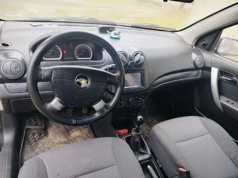 Продам шевроле авео т250 2010 год, пробег 207 т. , 1.4 16v, в хорошем состоянии, не гнилая, все фильтра, масла, тормозная жидкость, теплообменник, катушка, свечи и прочее, есть фото, видео проведенных работ, ходовая в идеале кондиционер, стеклоподъемники в порядке, новая летняя резина, я хозяин, г. зугрэс, цена 435т. , тел:+79495278858 - фотография - 4