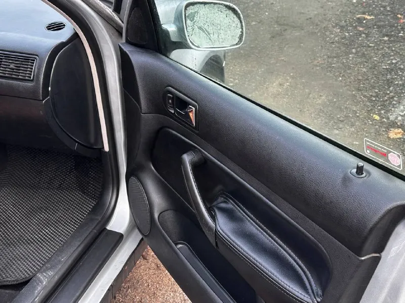 Продаю volkswagen гольф 4 2003 года. Читаем внимательно автомобиль в хорошем состоянии двигатель 1.6 16 кл бензин 105 лс. Ставится на учет на 5 лет без право продажи едим в мрео и ставлю на вас 5 лет вы не сможете продать автомобиль но вы хозяева по тех паспорту. Максимальная комплектация климат контроль 4 стеклоподъемник а гур авс датчик дождя света подогрев зеркал центральный замок подогрев сидений автомобиль весь обслужен без вложений по телефону расскажу што делал и менял осмотр мариуполь цена 350.000 рублей тел +7949-499-888-7
📲 Tg: коля
📞 Звоните: +7(949)4998887 - фотография - 7