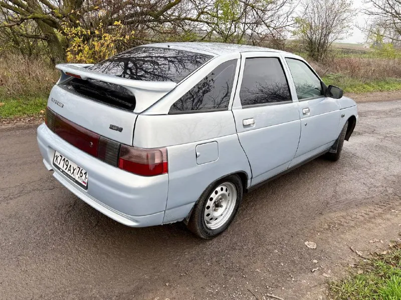 Продам ваз 2112 в отличном состоянии 2005г двигатель 1.6 16кл (124 клапана не гнет) компрессия во всех цилиндрах по 12 недавно замерял (есть фото) двигатель в отличном состоянии, коробка не хрустит передачи не выбивает. новое масло в двигателе и коробке. кузов без гнили и ржавчины, стаканы, дно, пороги, в отличном состоянии. новые оба наружние шрусы, наконечники и шаровые, новые подушки двигателя, новые барабаны. есть простая музыка, установлена сигнализация с автозапуском. на авто новая летняя резина + отдам комплект зимней резины. документы чистые, любое переоформление цена 270 т. ₽ торг осмотр г. новоазовск т. +79493137598 т. +79493183670 📲 tg: николай 📞 звоните: +7(949)3137598 - фотография - 3