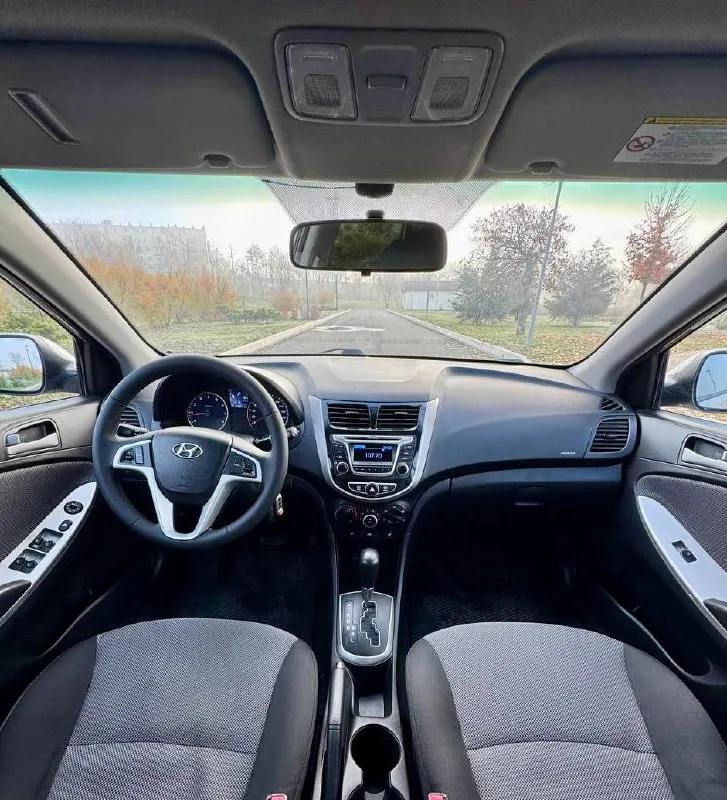 🇰🇵 hyundai solaris 💰цена: 800 000р 🏢город: мариуполь 📅год выпуска: 2012 🧾пробег: 143 651 км. ⚙️двигатель: 1.6 ⛽топливо: бензин ⚙️кпп: автомат 📞 телефон: +7-949-727-41-51 +7-949-551-91-52 +7-989-263-55-56 💾 описание: solaris зарекомендовал себя на российском рынке как универсальный, практичный и надежный автомобиль для тех, кому важны экономичность, надёжность и комфорт. ✅ коробка автомат ✅ заводская краска 💯% ✅ оригинальный пробег ✅ отличное состояние как внешне, так и технически шикарная комплектация: кондиционер❄️ (работает отлично), кожаный мульти-руль, четыре электростеклоподьемника, электропривод зеркал, подогрев сидений, обогрев зоны дворников, птф, гидроусилитель, airbag, abs, хорошая летняя резина. установленасигнализация с опцией автозапуска. улица шевченко 269 🏦 возможна продажа в кредит по двум документам. - фотография - 8