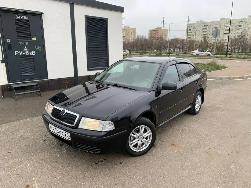 Skoda octavia tour 1.6 mpi 2010 год 2010 всего 2 владельца за все время все стёкла заводские пробег... - фотография